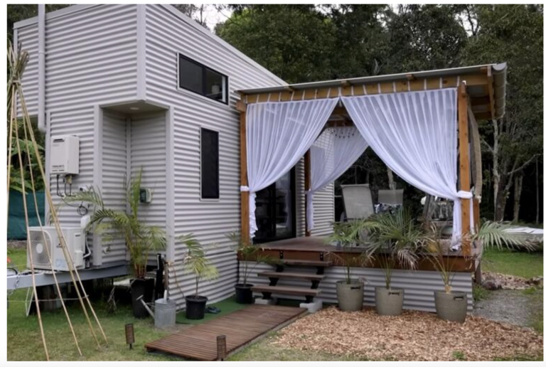 SVE ŠTO JE IMALA IZGUBILA JE U ZEMLJOTRESU, A ONDA JE NAPRAVILA KUĆU KOJOJ SE SVET DIVI: Za sreću nije potrebno mnogo