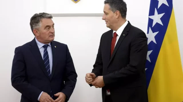 Komšić i Bećirović zvanično zatražili da EUFOR hapsi Dodika