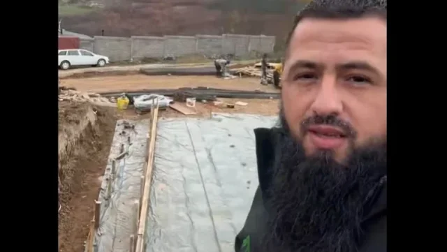 Sead Bihorac iz Novog Pazara gradi zgradu za samohrane majke: “Cilj mi je da gladnih bude što manje”