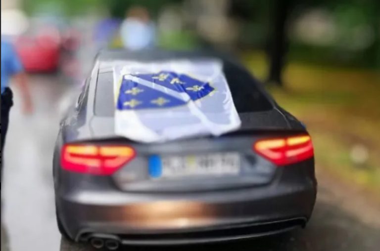 Navijači kojima su oduzete zastave sa ljiljanima dobili jasnu poruku: Ne postoji osnov po kojem vas…