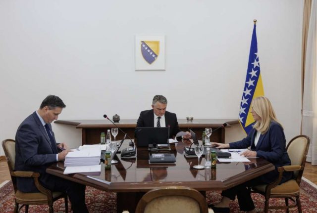 preds NEOČEKIVAN DOGOVOR: Predsjedništvo BiH donijelo jednoglasnu odluku – pogledajte o čemu je riječ!