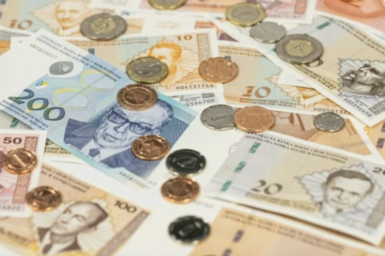 Povećan topli obrok, regres i plate: Evo koliko će sada iznositi