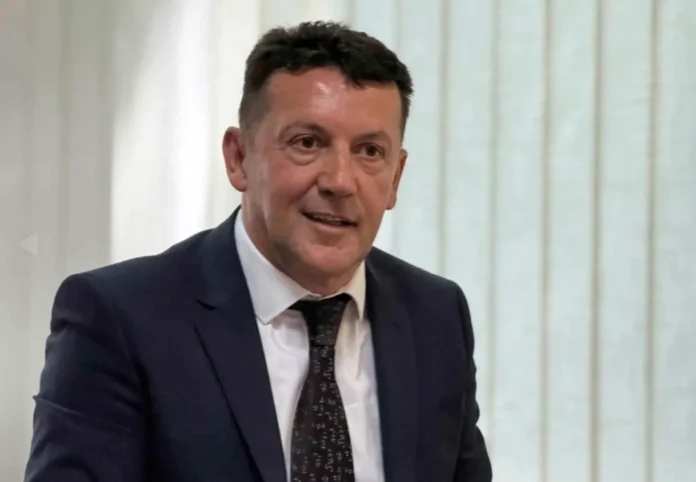 ZDENKO LUČIĆ U KONTRANAPADU NA PREDSJEDNIKA HDZ-a BiH OBJAVIO DOKUMENTE- “Past će i Jugosloven Dragan Čović” ZDENKO LUČIĆ U KONTRANAPADU NA PREDSJEDNIKA HDZ-a BiH OBJAVIO DOKUMENTE: “Past će i Jugosloven Dragan Čović”