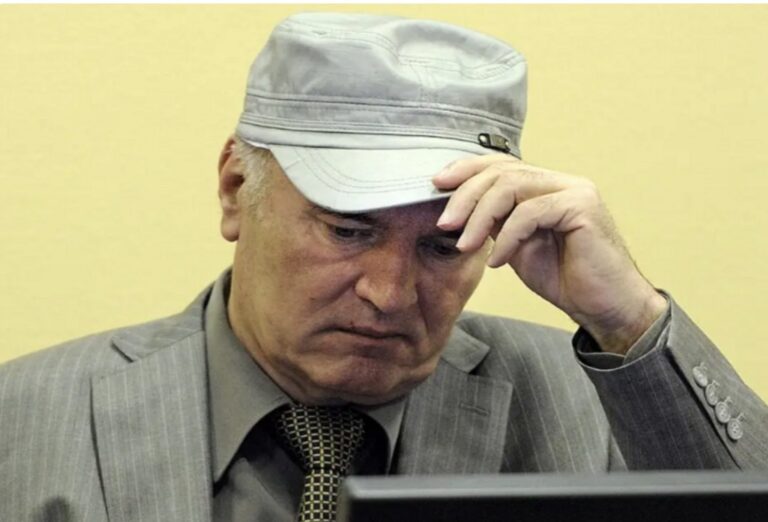 “CRKO TI RATNI DRUG MLADIĆ”: Mreže gore, građani Srbije brutalno podsjetili Vučića na mračnu prošlost