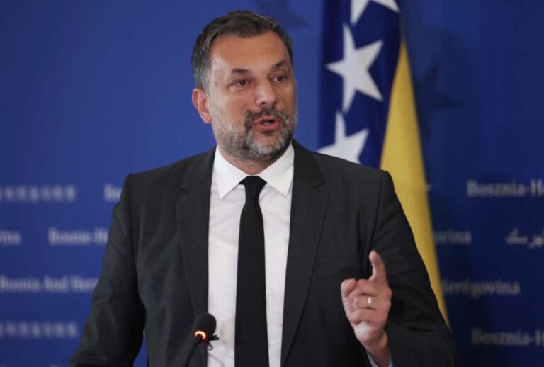 Konaković pred kamerama optužio Vučića za haos na Balkanu!